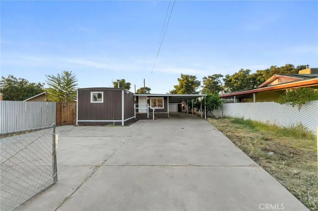 718 Willow Drive, Bakersfield
