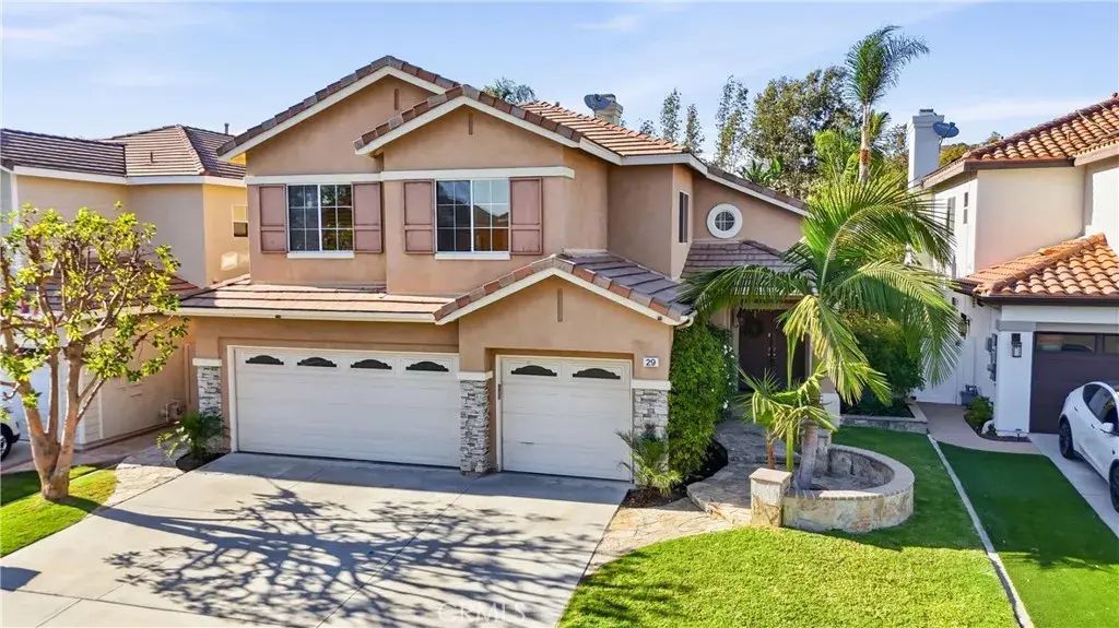 29 Marseille, Lake Forest