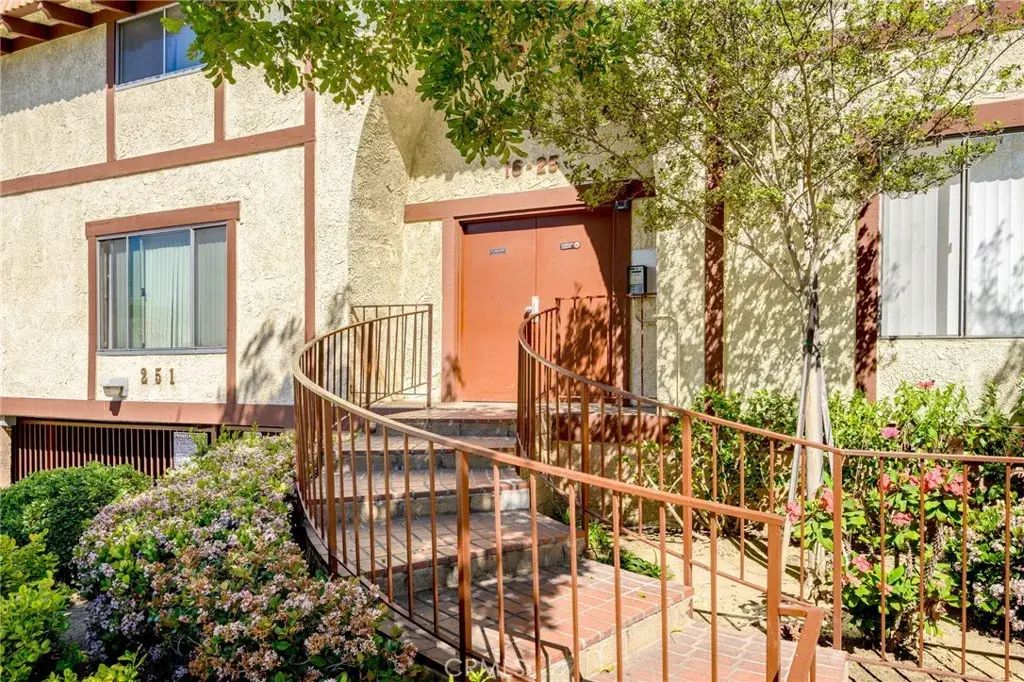 251 W Dryden Street 5, Glendale
