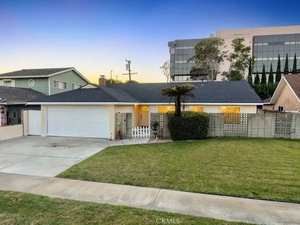 20431 Seven Seas Lane, Huntington Beach