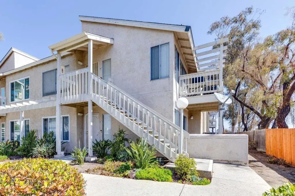 201 Diamond Way 222, Vista