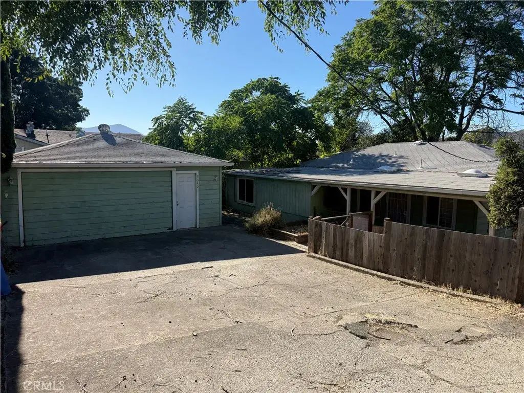 3640 Huntington Avenue, Clearlake