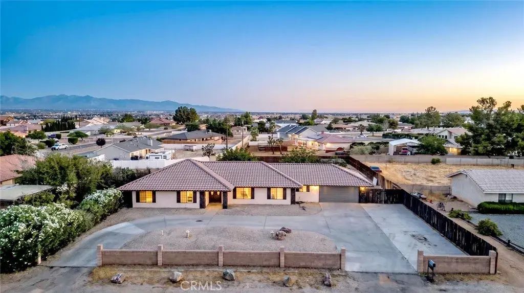 13786 Crow, Apple Valley