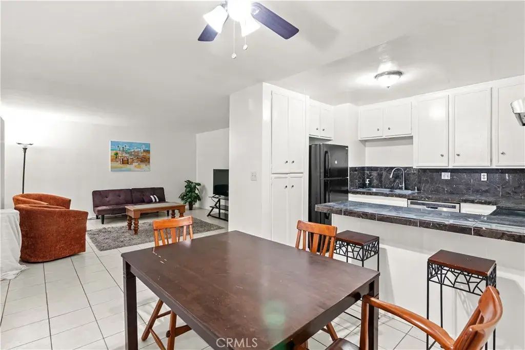 444 Obispo Avenue 3, Long Beach