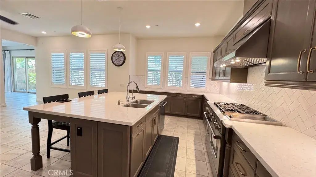 112 Graphite, Irvine