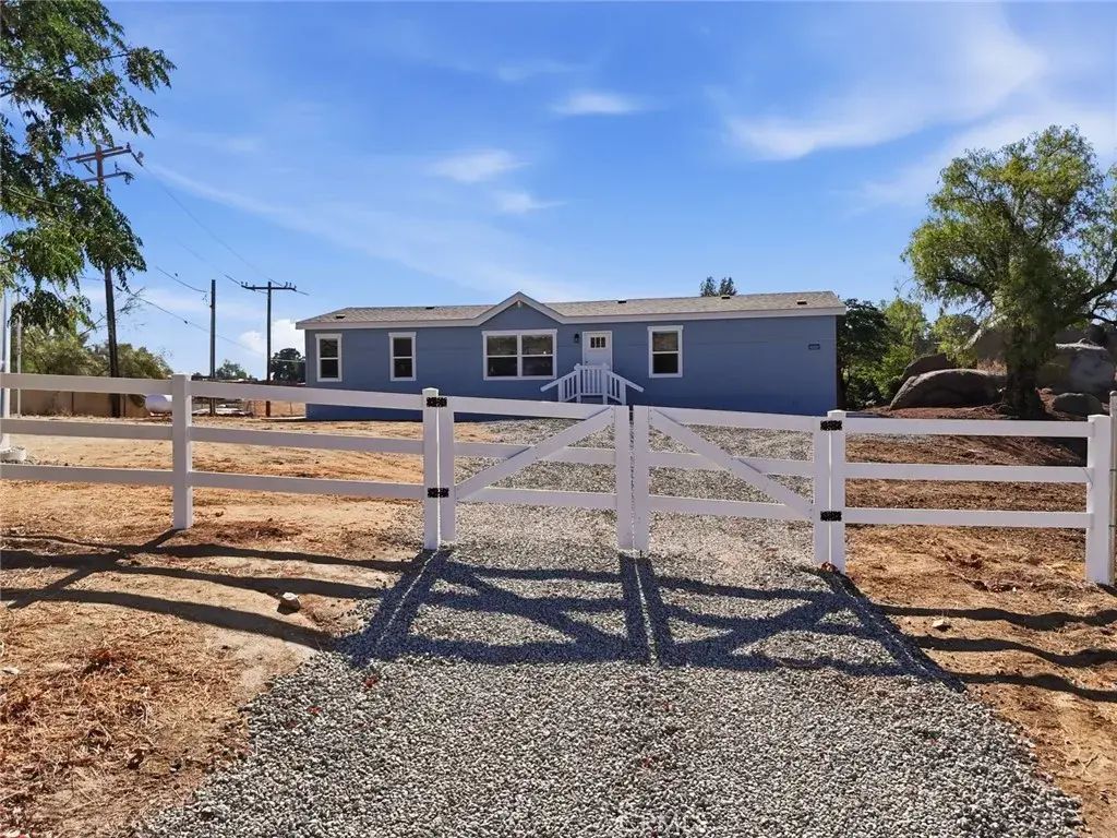 26660 Robert, Perris