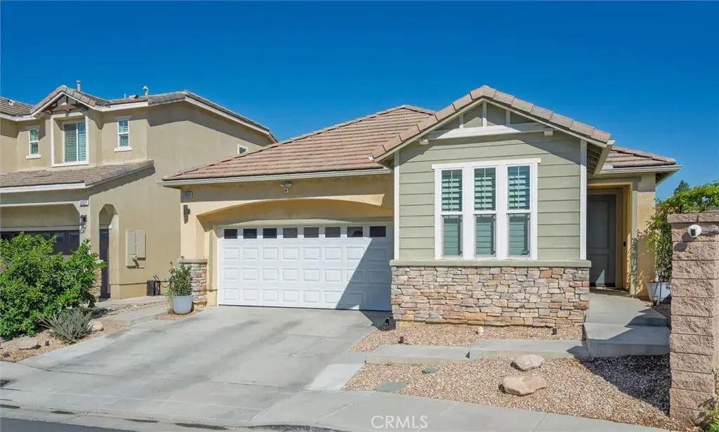 31023 Sedona, Lake Elsinore