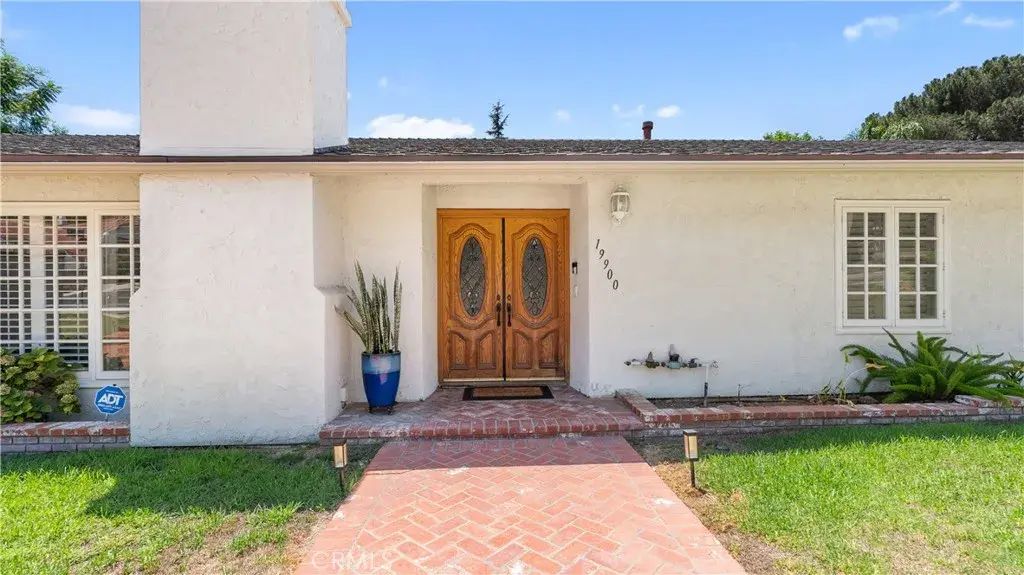 19900 Hiawatha, Chatsworth