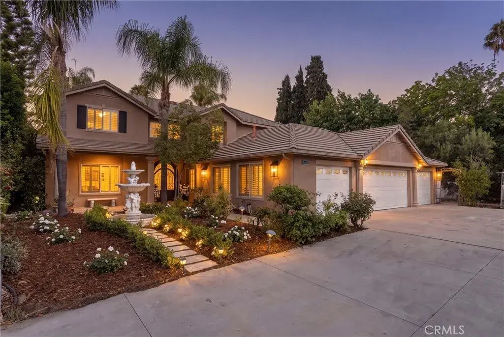 20871 Betron Street, Woodland Hills