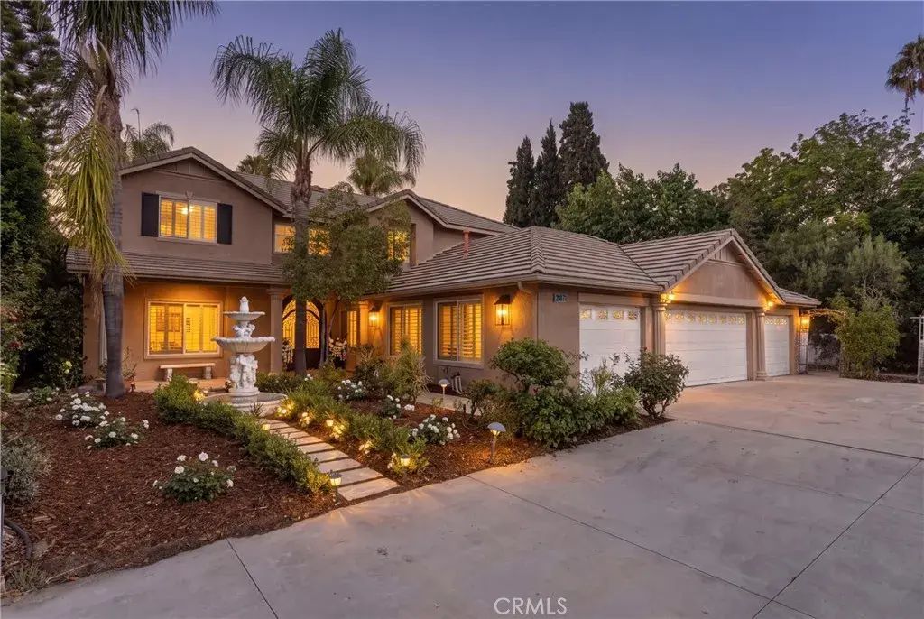 20871 Betron Street, Woodland Hills