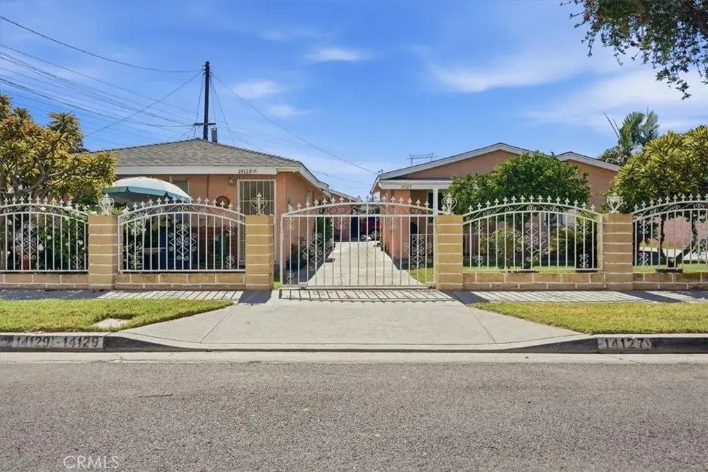 14127 Colorado Ave, Paramount