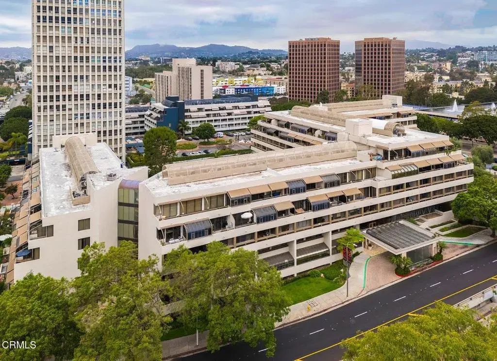 121 S Hope Street 11, Los Angeles