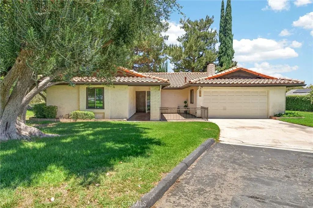 1410 Bella Vista, Redlands