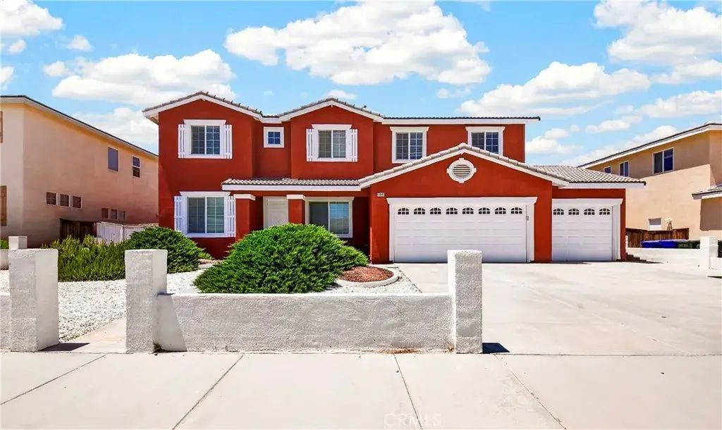 13042 Whispering Creek Way, Victorville