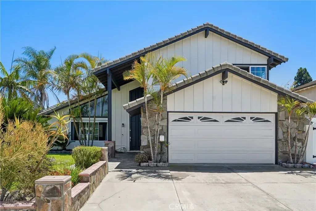 11652 Corinth, Fountain Valley