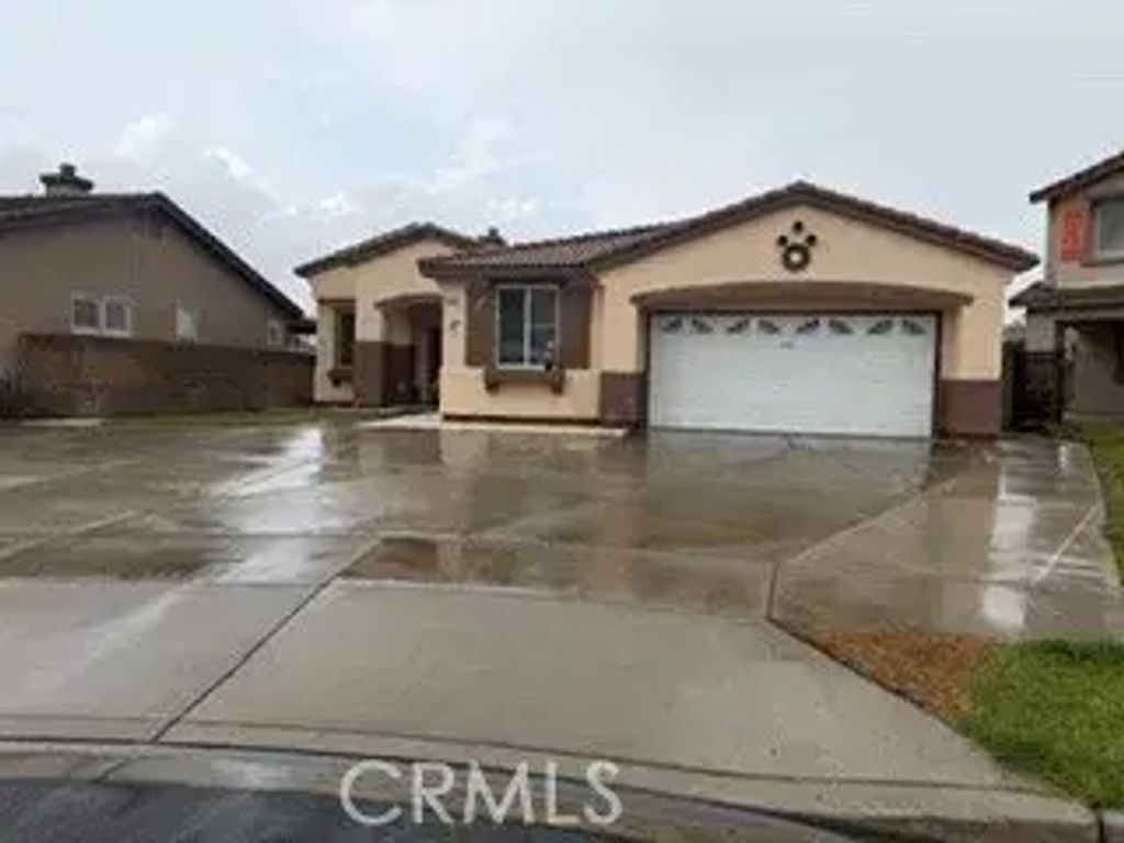 17416 Birchtree, Fontana