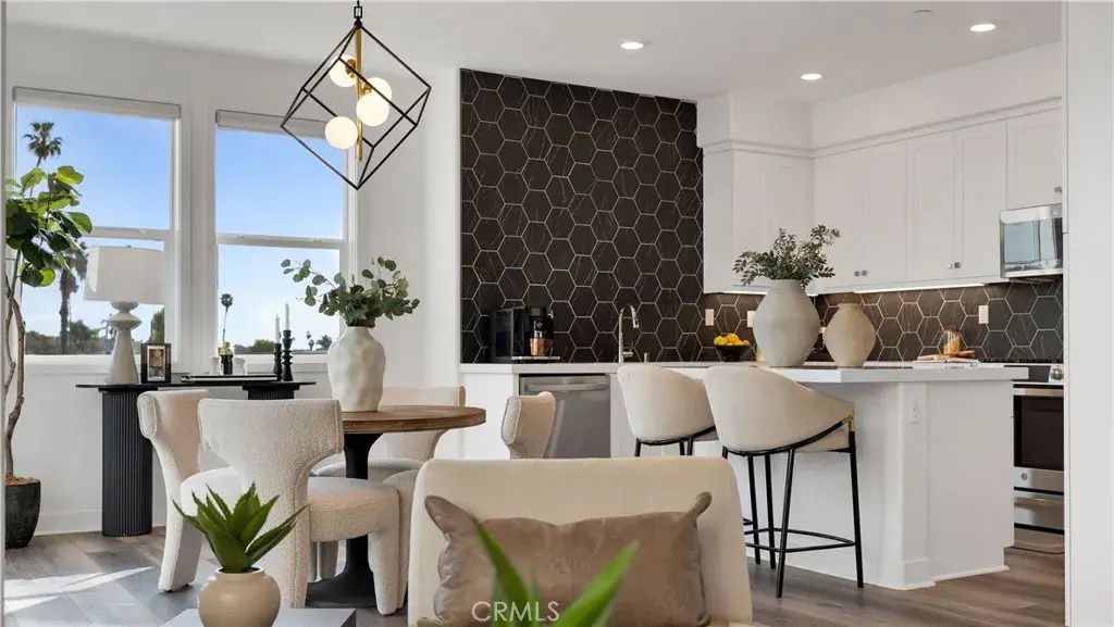 1669 W Lincoln Avenue 102, Anaheim