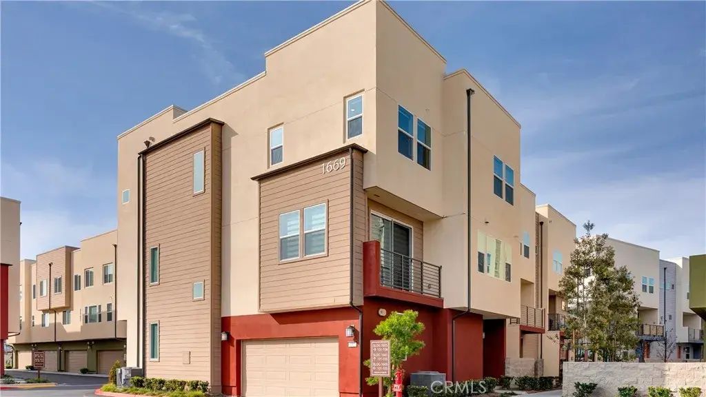 1669 W Lincoln Avenue 102, Anaheim