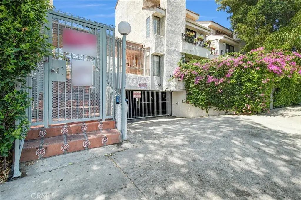 8221 Langdon Avenue 207, Van Nuys