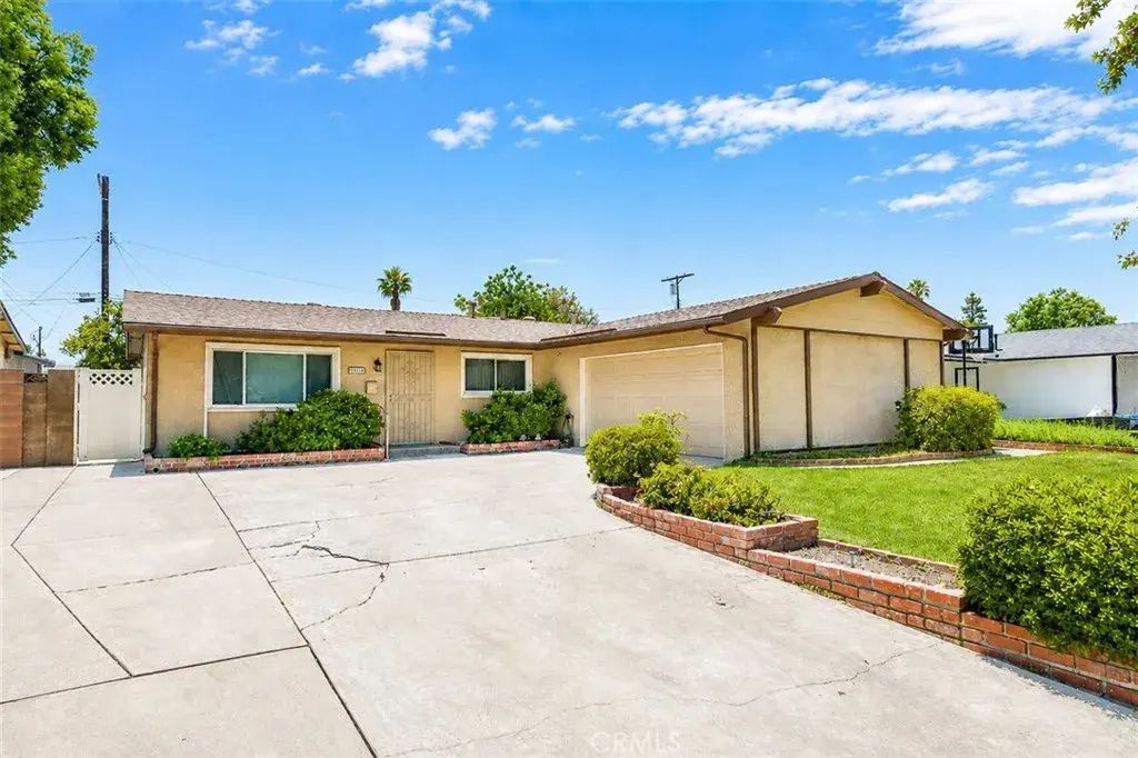23328 Bassett Street, West Hills