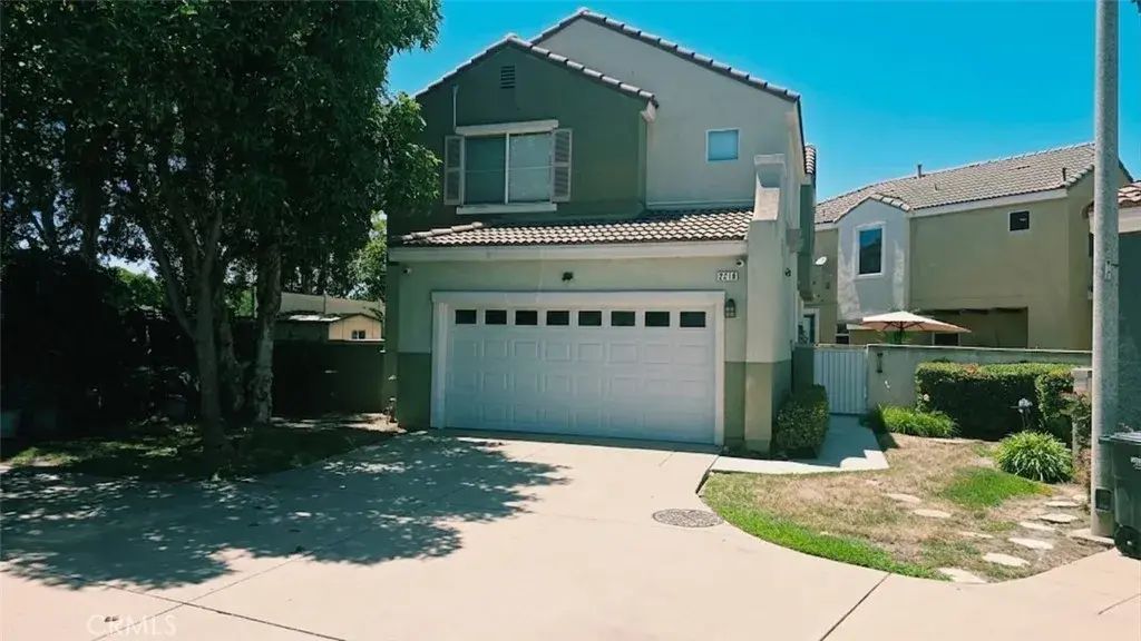 2210 Village Way, Signal Hill