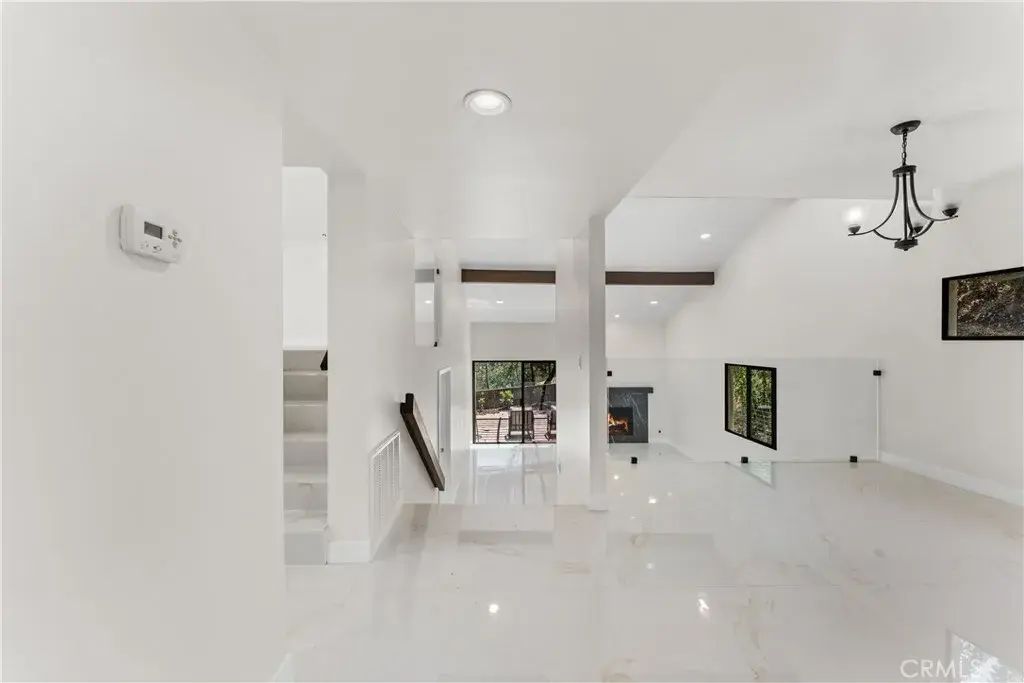 77 Barmore Ct, Glendale