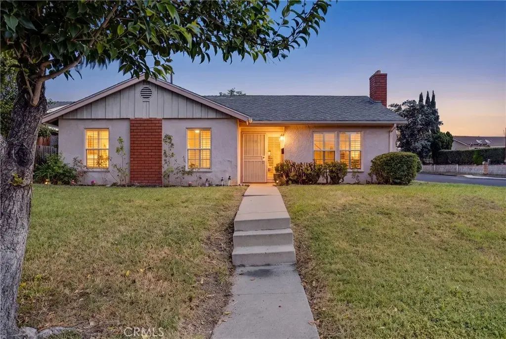 3205 E Point Cedar, West Covina