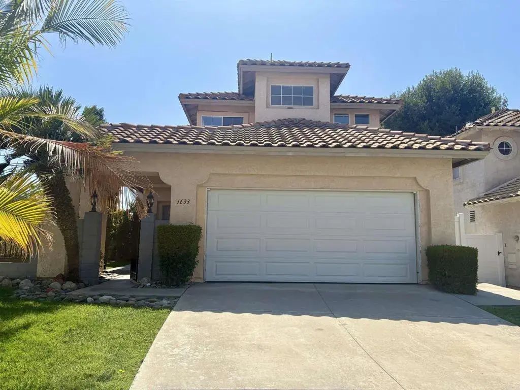 1633 Calle Las Casas, Oceanside