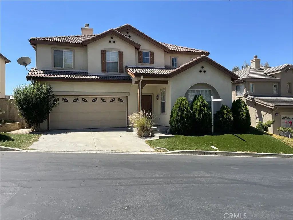 12236 Via Santa Lucia, Sylmar