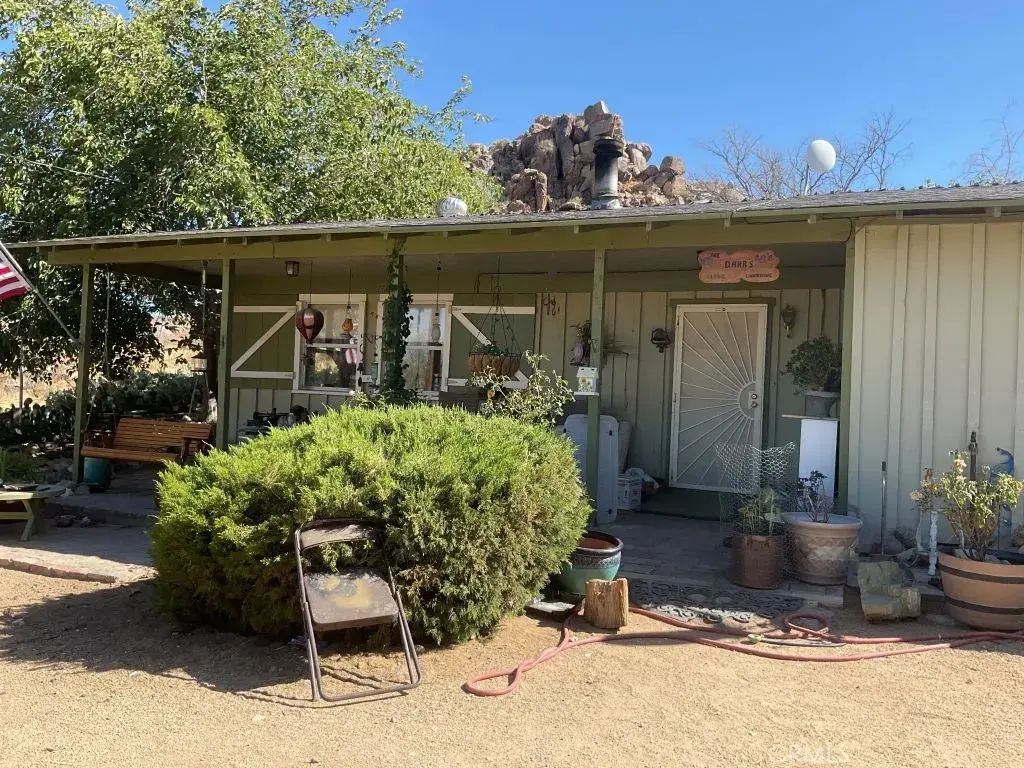 24335 Chuckawalla Road, Apple Valley