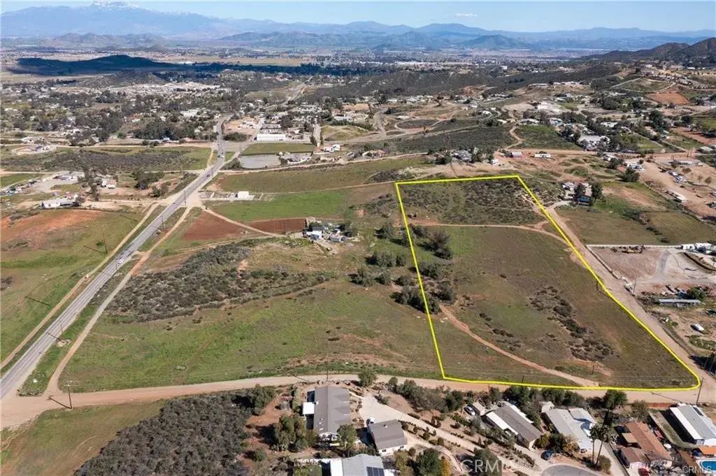 Felswood, Menifee
