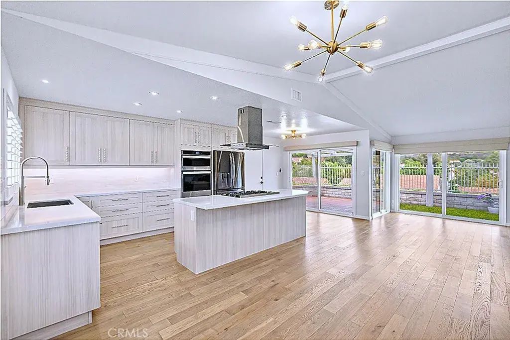 28212 Via Cernuda, Mission Viejo