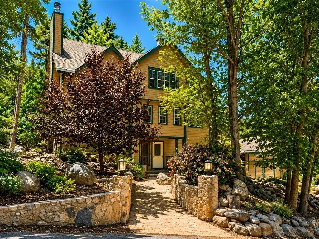 6130 Spruce, Angelus Oaks