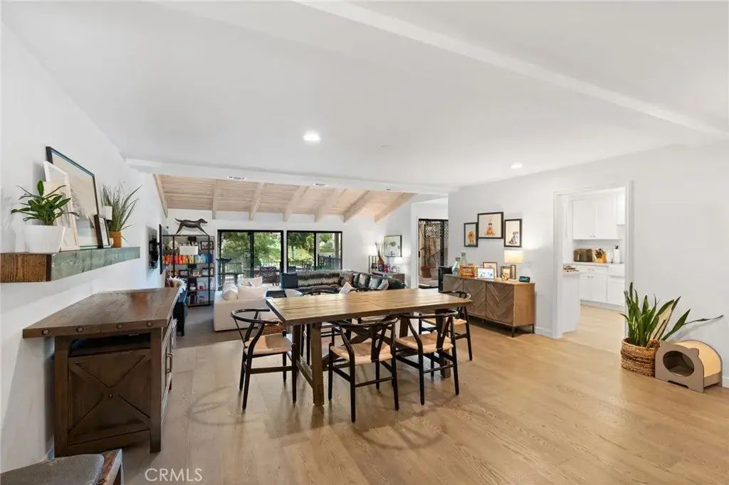 23034 Park Sorrento, Calabasas
