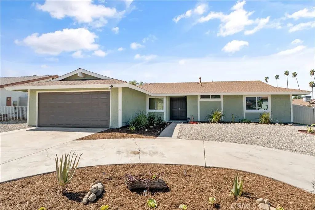 816 E Pioneer Ave, Redlands