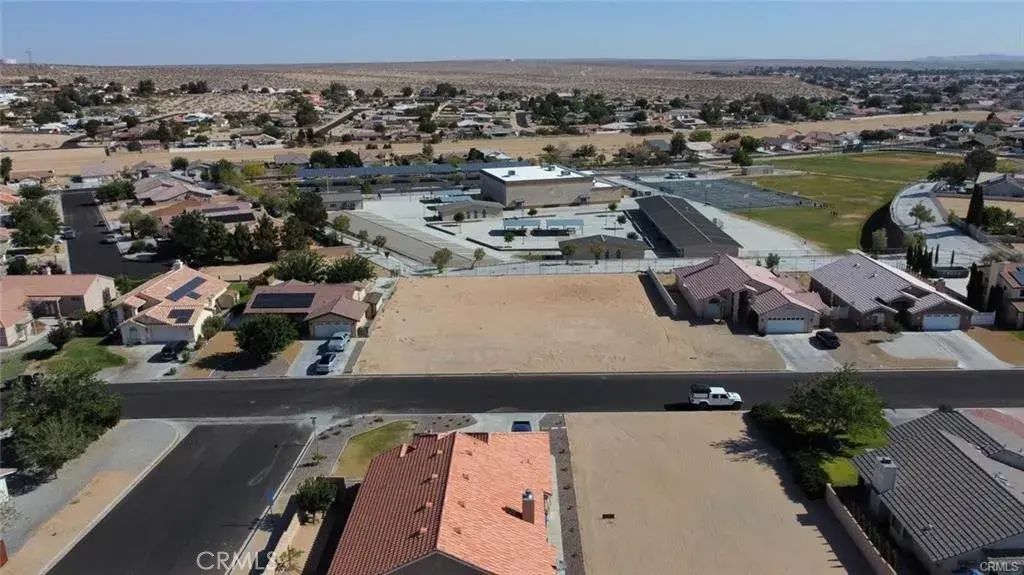 14008 Topmast, Helendale