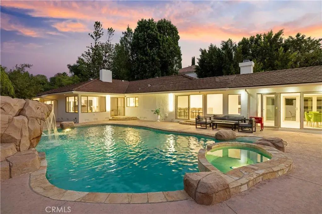 4651 Ellenita Avenue, Tarzana