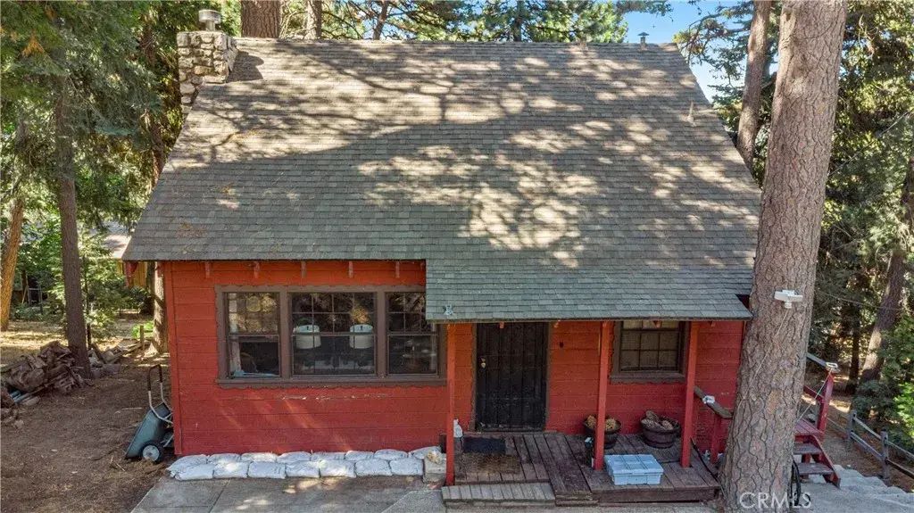 964 Chateau Drive, Crestline