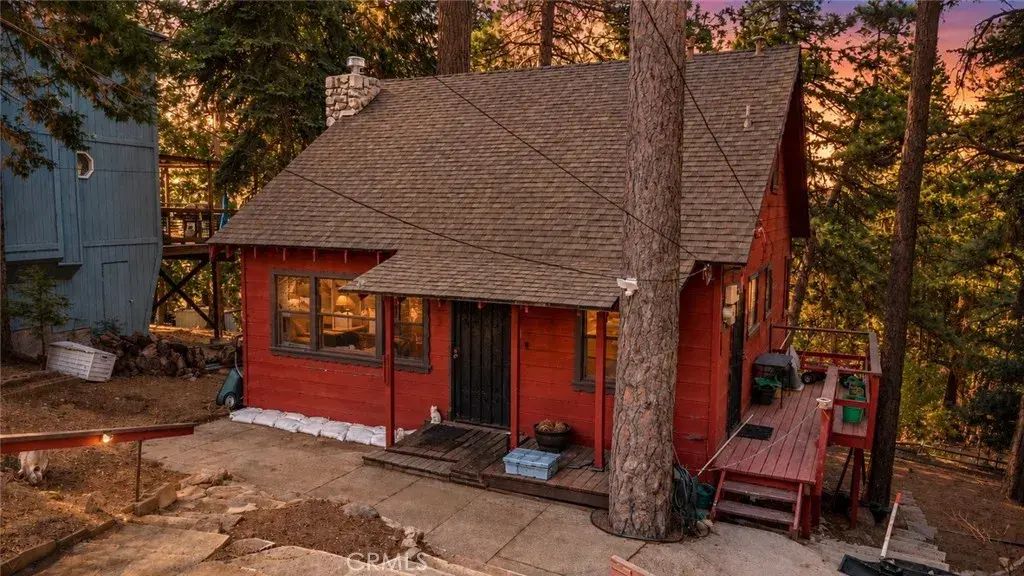 964 Chateau Drive, Crestline