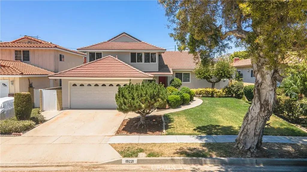 19221 Benfield, Cerritos