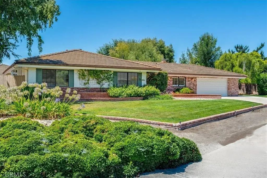 2198 Creekside, Solvang