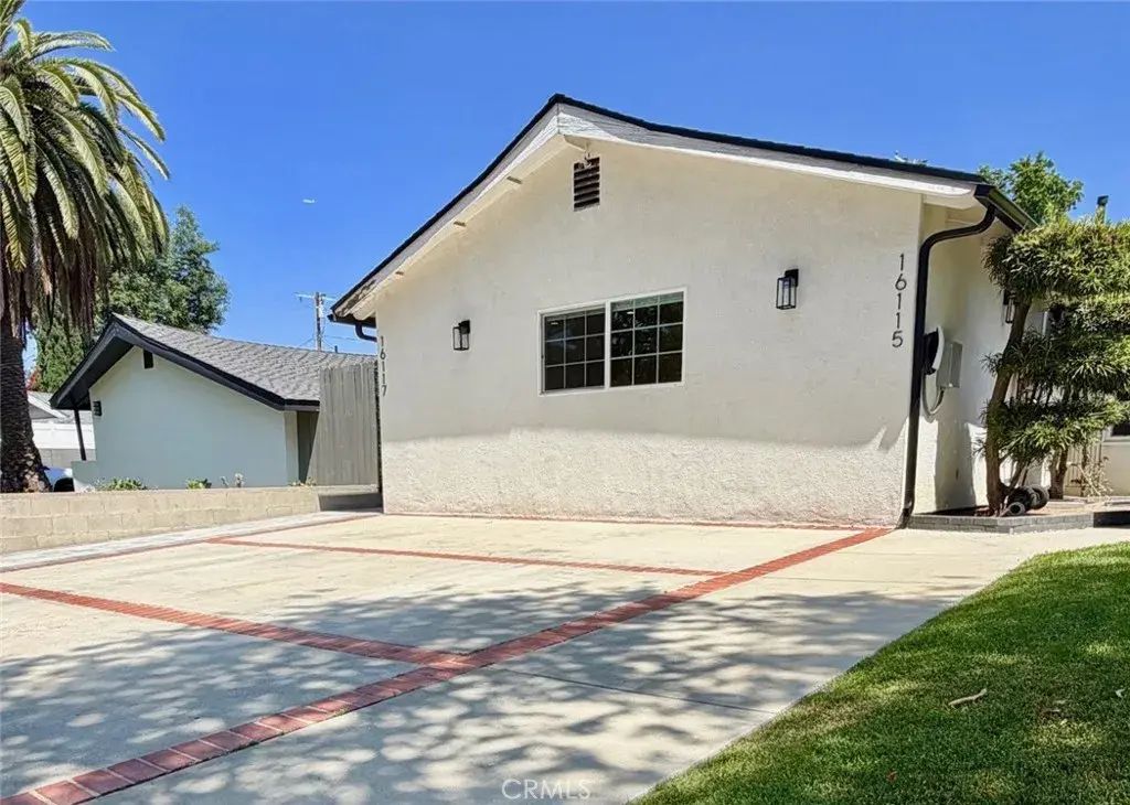 16117 Harvest Street, Granada Hills