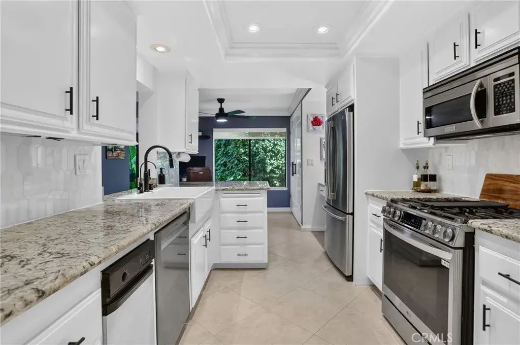 27871 Esporlas, Mission Viejo