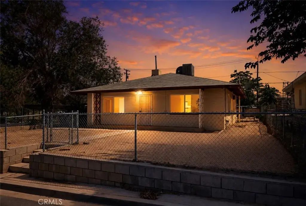16777 Merrill, Victorville