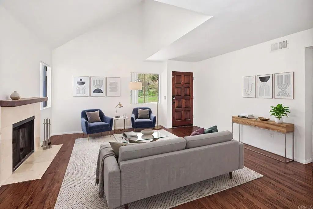 321 N Melrose C, Vista