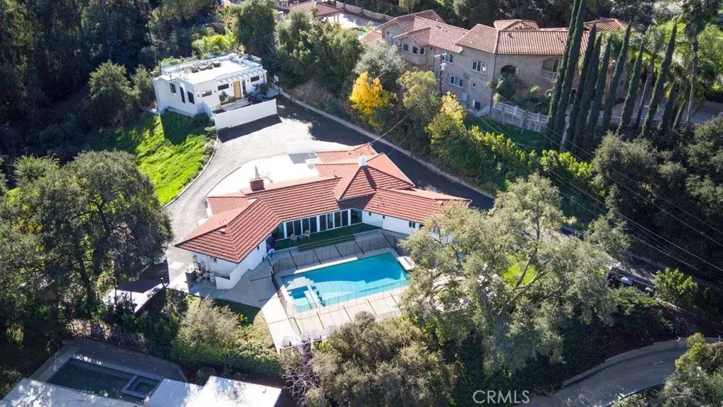 4620 Caritina, Tarzana