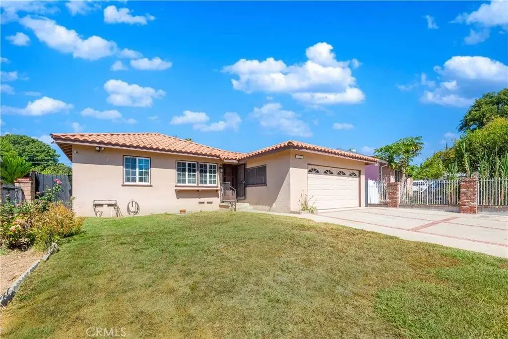 8531 Chimineas Avenue, Northridge