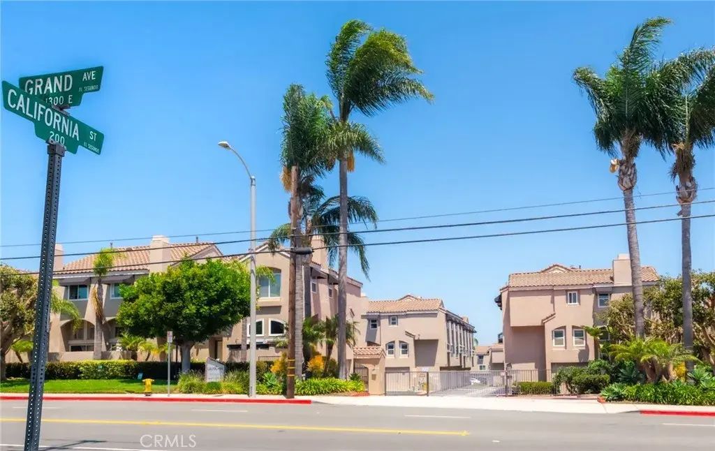 1325 E Grand, El Segundo