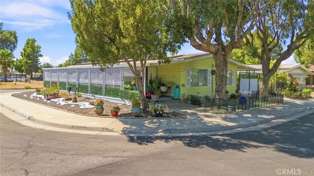 643 Mariposa, Hemet