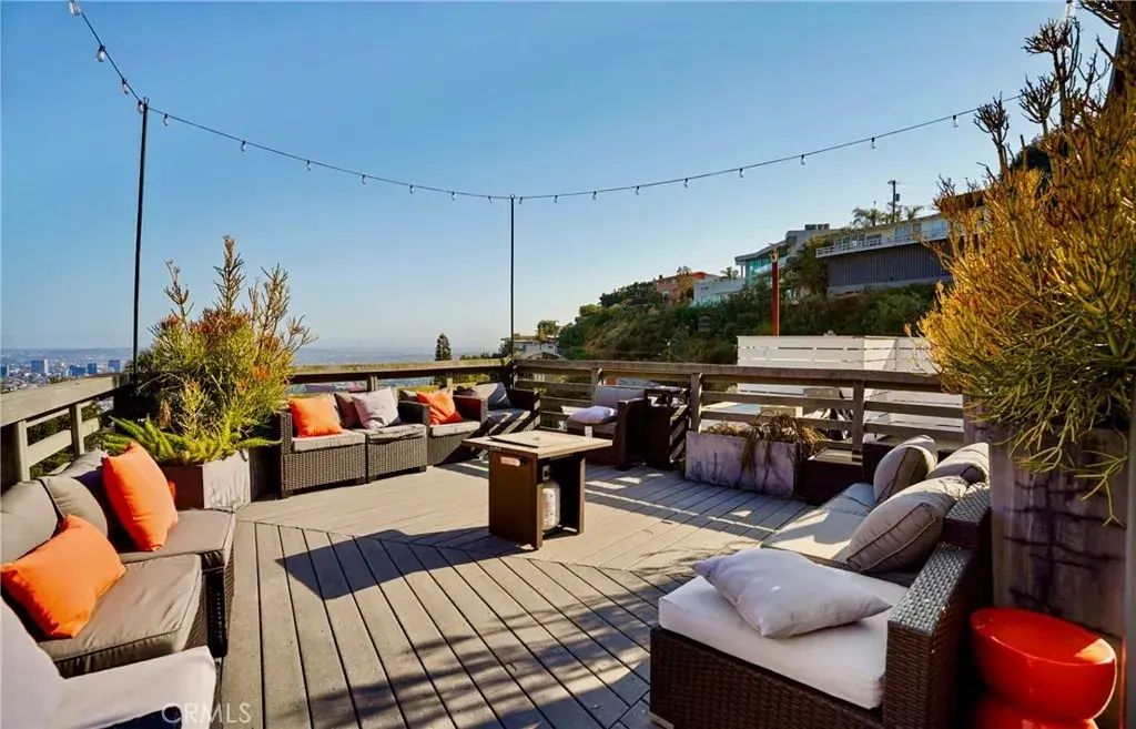 8835 Evanview, Los Angeles